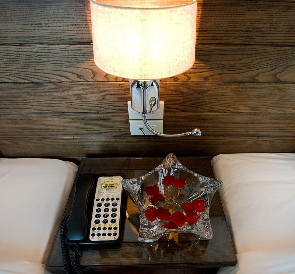 City Bay Hotel Ha Long Esterno foto